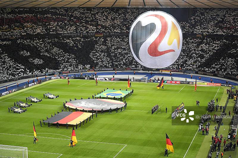 2018国际足球友谊赛:德国Vs巴西 球迷合影、举