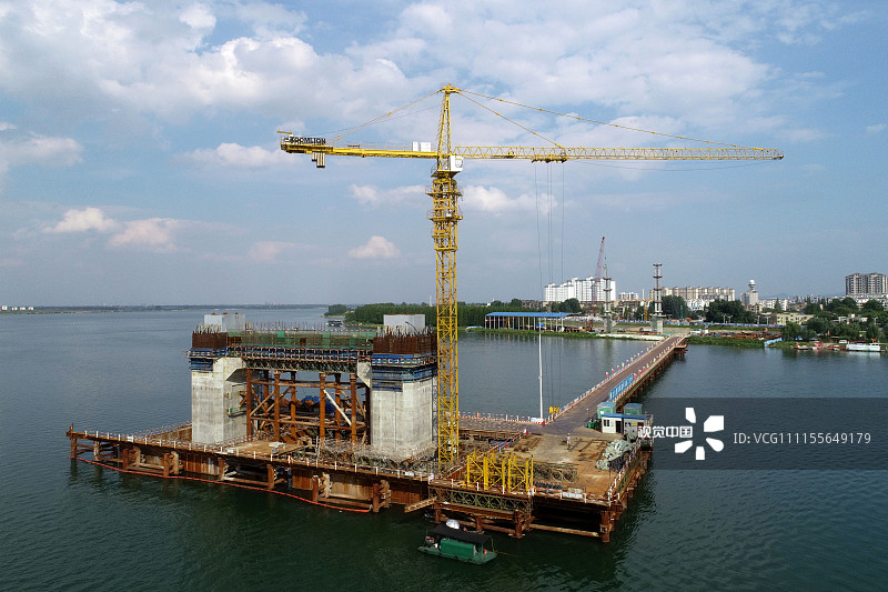 湖北襄阳:庞公大桥进入钢塔施工阶段