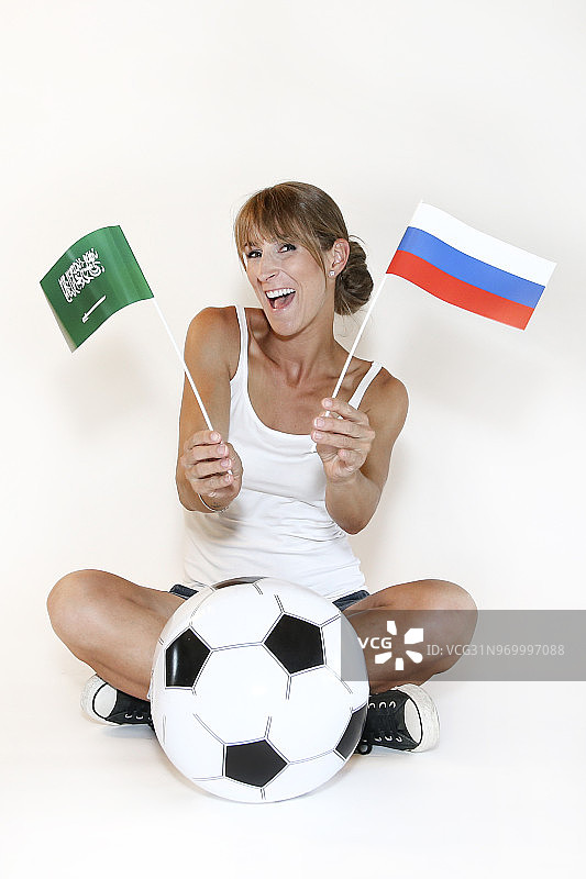 2018俄罗斯世界杯前瞻:女球迷清新写真助威世界杯